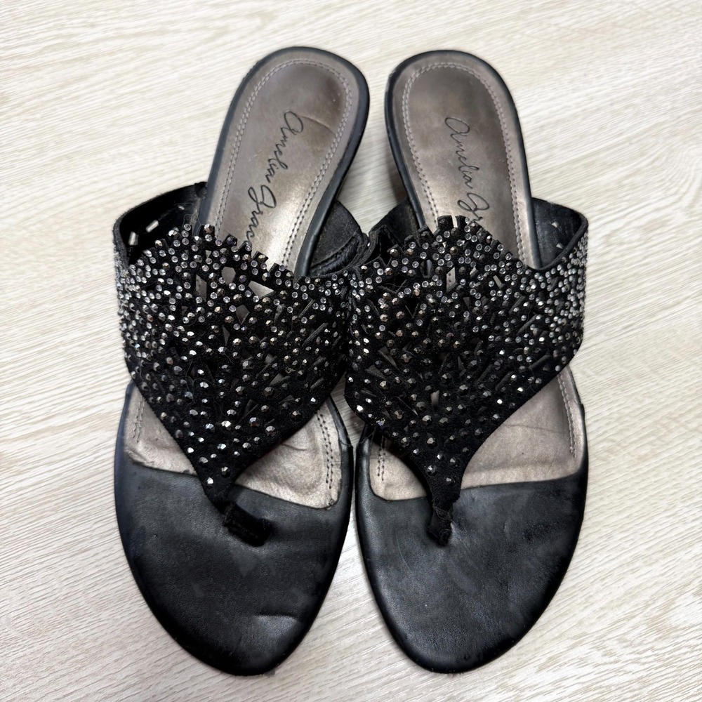 Amelia Grace Riverlyn Sandals Women's 6.5M Thong Flats Black and Silver Beaded